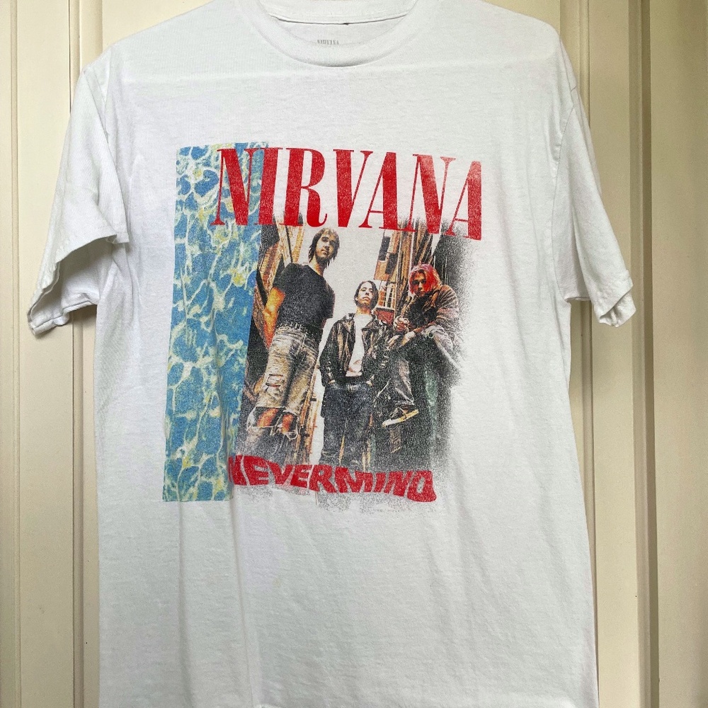 Graphic Tee Nirvana 100% Cotton distressed graphic